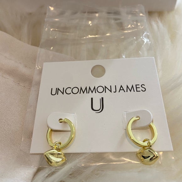 Uncommon James: Lips Sealed Huggies Earrings - Picture 5 of 12